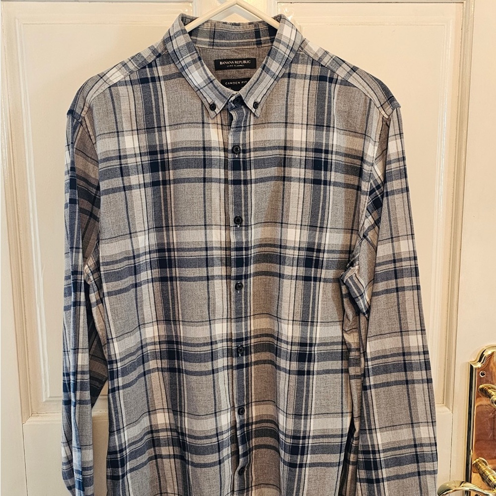 BANANA REPUBLIC UEC Men’s Shirt Size Large Plaid button down blue gray collared - Picture 2 of 10